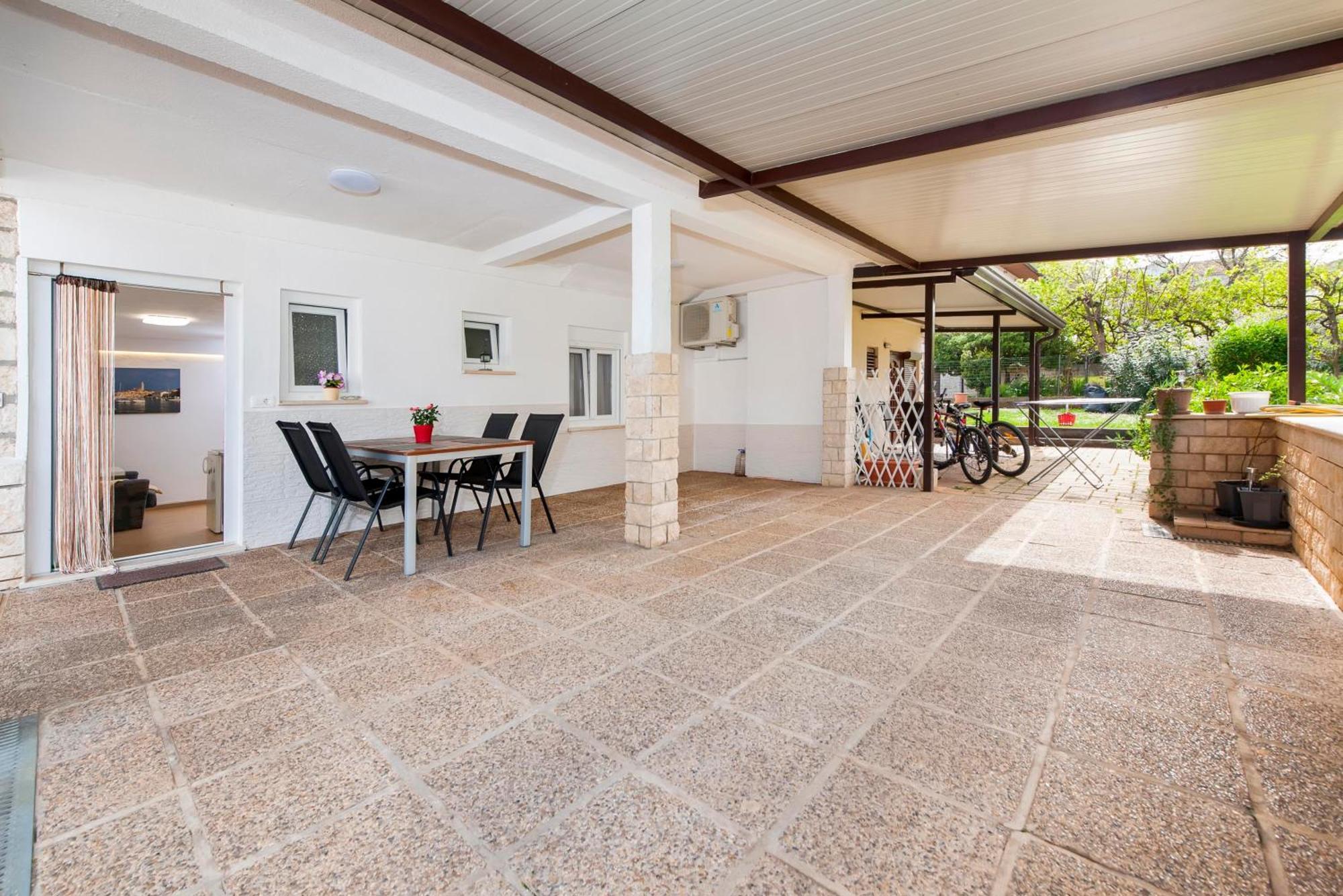 Apartments And Room Silvana โรวีน ภายนอก รูปภาพ