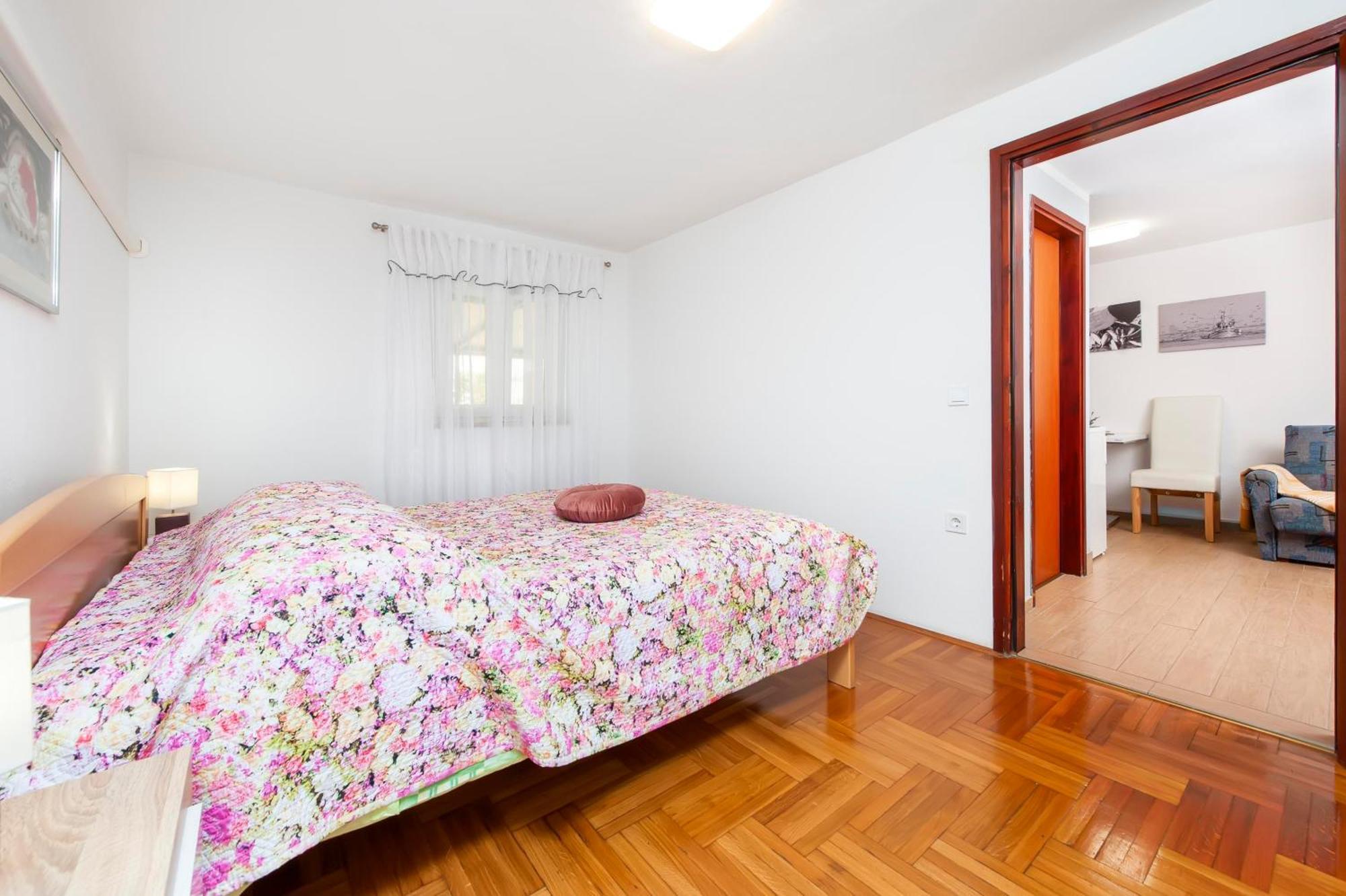 Apartments And Room Silvana โรวีน ภายนอก รูปภาพ