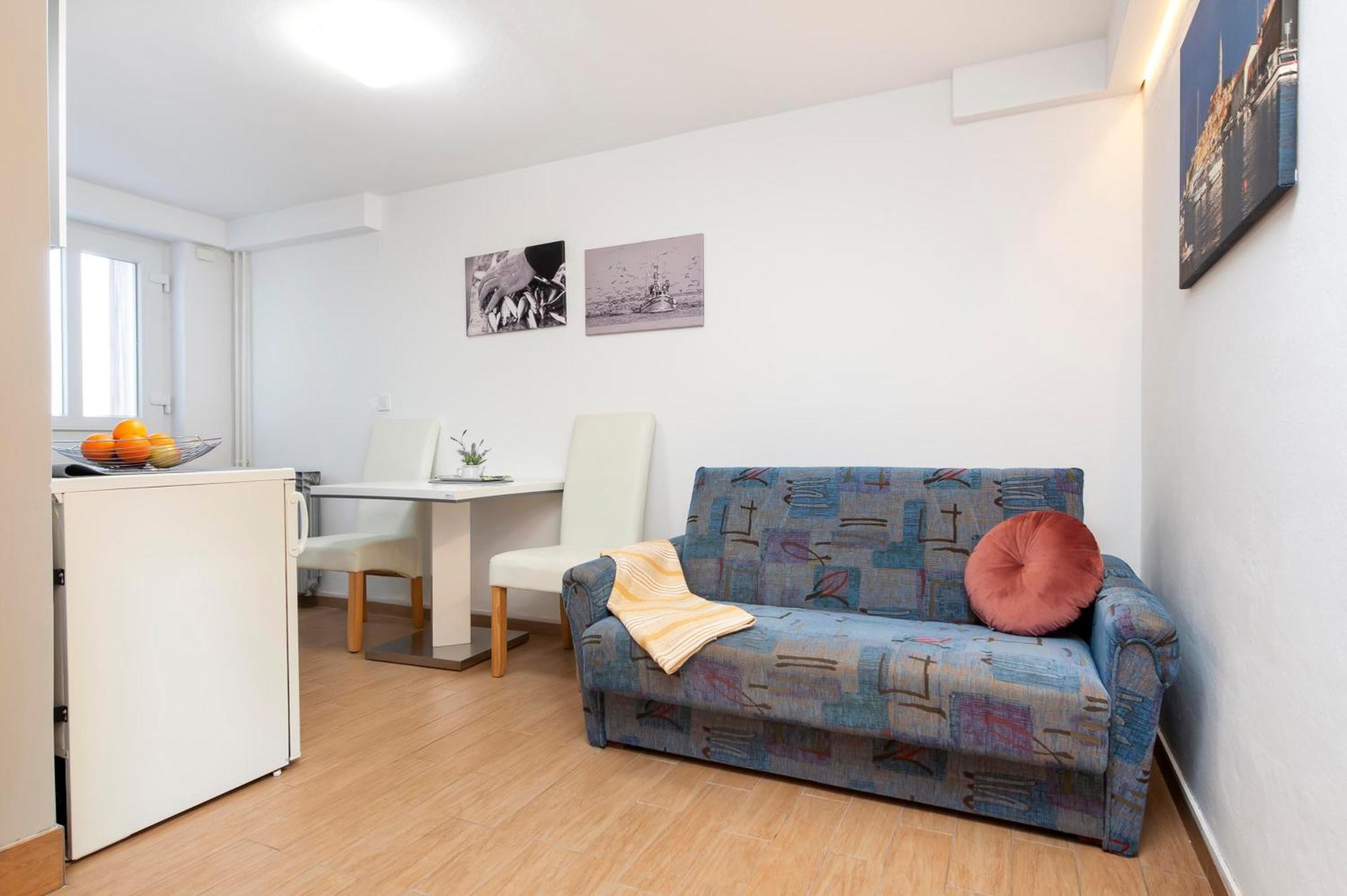 Apartments And Room Silvana โรวีน ภายนอก รูปภาพ