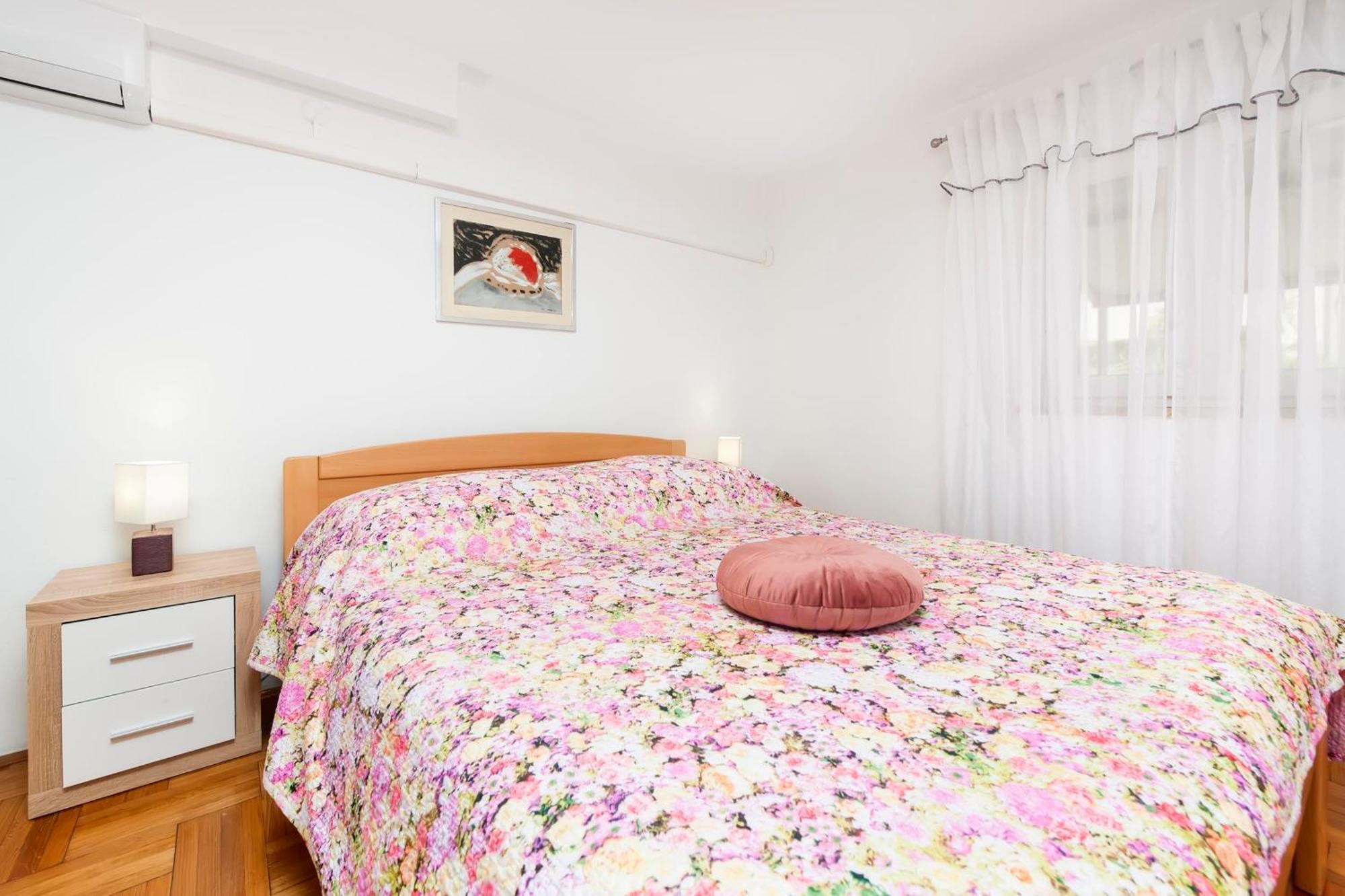 Apartments And Room Silvana โรวีน ภายนอก รูปภาพ