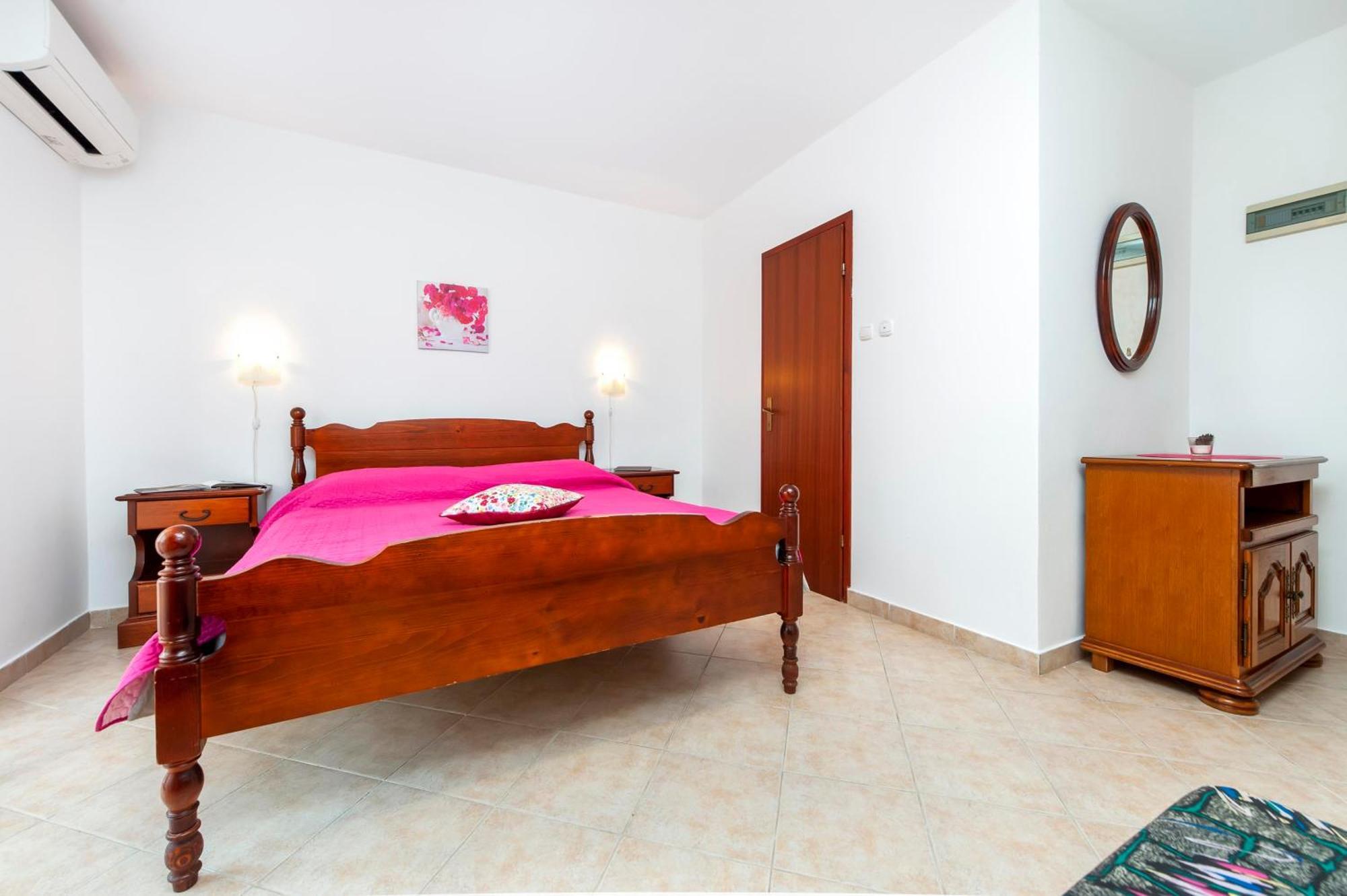 Apartments And Room Silvana โรวีน ภายนอก รูปภาพ