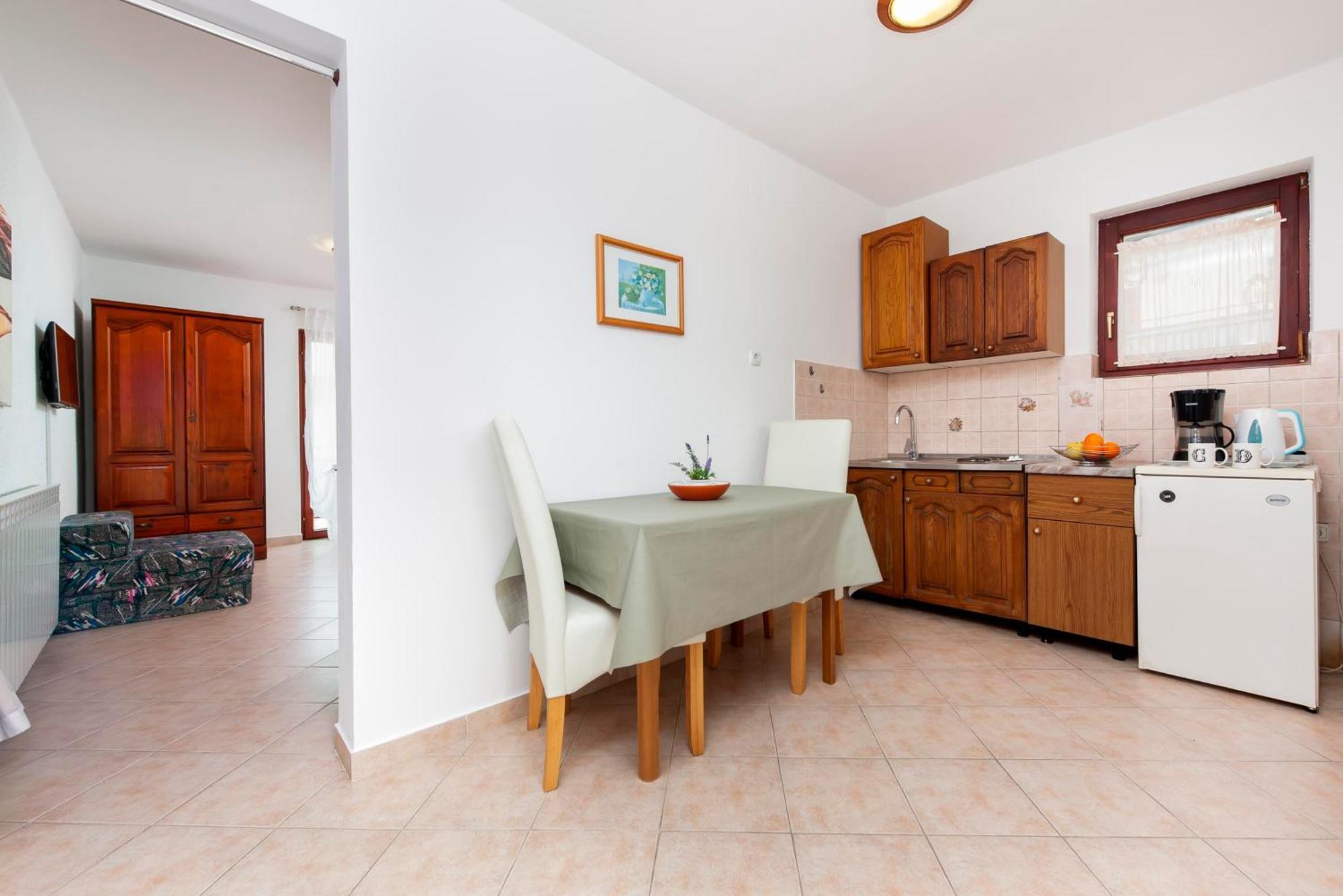 Apartments And Room Silvana โรวีน ภายนอก รูปภาพ